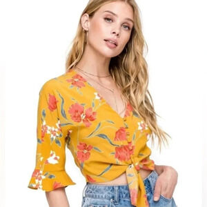 ASTR The Label Floral V-Neck Flutter Sleeve Tie Front Top Size Small Mustard